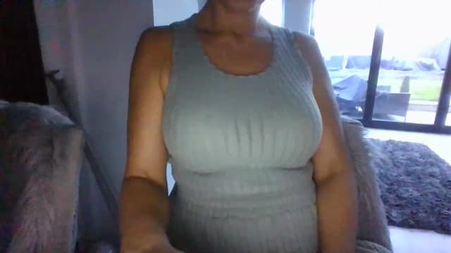 Gallery image thumbnail from Klo35's myfreecams stream on, 07/16/2023, 20:25 image 12 of 20