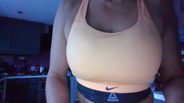 Gallery image thumbnail from Klo35's myfreecams stream on, 07/17/2023, 19:41 image 1 of 20