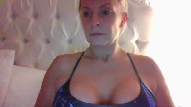 Gallery image thumbnail from Klo35's myfreecams stream on, 07/17/2023, 21:32 image 1 of 20