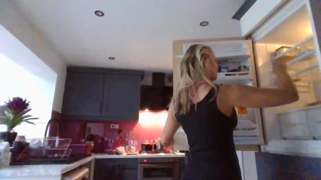 Gallery image thumbnail from Klo35's myfreecams stream on, 07/21/2023, 18:45 image 10 of 20