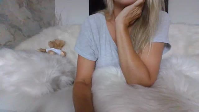 Gallery image thumbnail from Klo35's myfreecams stream on, 07/23/2023, 06:53 image 13 of 20