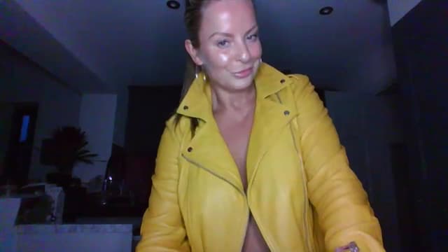 Gallery image thumbnail from Klo35's myfreecams stream on, 07/23/2023, 20:38 image 8 of 20