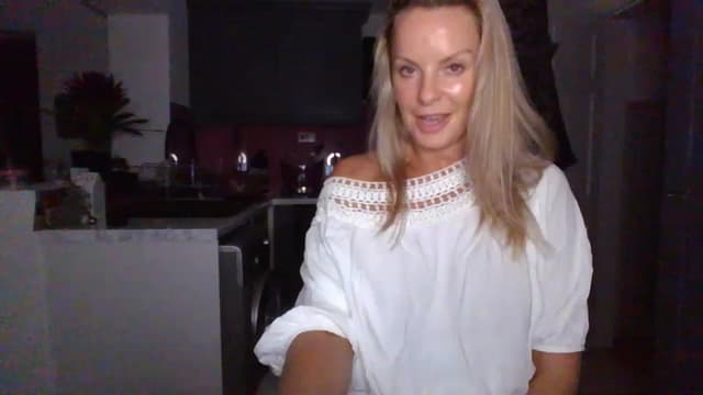Gallery image thumbnail from Klo35's myfreecams stream on, 07/24/2023, 22:16 image 13 of 20