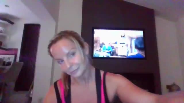Gallery image thumbnail from Klo35's myfreecams stream on, 07/28/2023, 21:31 image 13 of 20