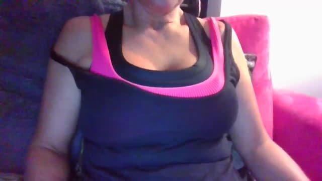 Gallery image thumbnail from Klo35's myfreecams stream on, 07/28/2023, 21:31 image 7 of 20