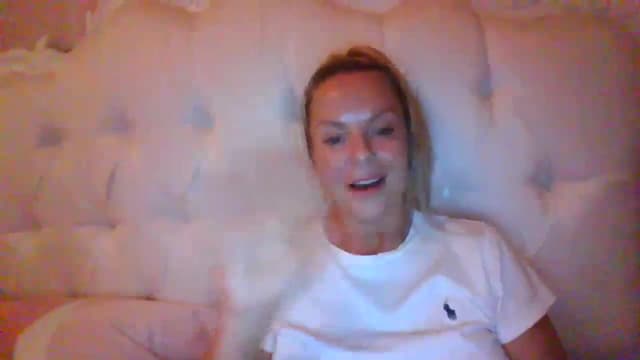 Gallery image thumbnail from Klo35's myfreecams stream on, 07/31/2023, 01:48 image 19 of 20