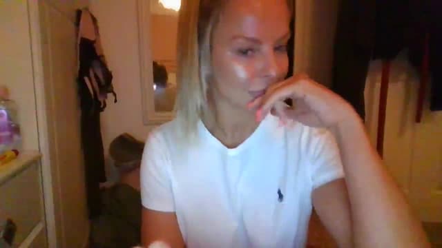 Gallery image thumbnail from Klo35's myfreecams stream on, 07/31/2023, 01:48 image 10 of 20