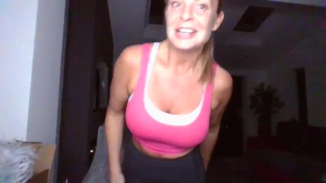 Gallery image thumbnail from Klo35's myfreecams stream on, 08/10/2023, 21:09 image 2 of 20