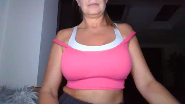 Gallery image thumbnail from Klo35's myfreecams stream on, 08/10/2023, 21:09 image 11 of 20