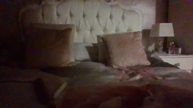 Gallery image thumbnail from Klo35's myfreecams stream on, 08/10/2023, 22:54 image 3 of 20