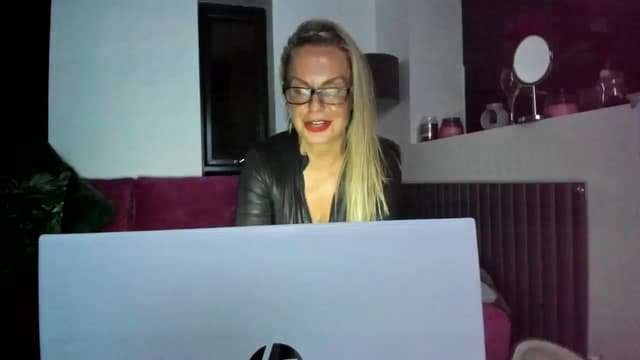 Gallery image thumbnail from Klo35's myfreecams stream on, 08/17/2023, 22:46 image 15 of 20
