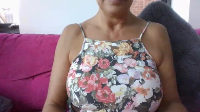 Gallery image thumbnail from Klo35's myfreecams stream on, 08/20/2023, 18:48 image 16 of 20