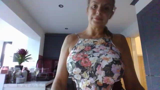 Gallery image thumbnail from Klo35's myfreecams stream on, 08/20/2023, 18:48 image 5 of 20