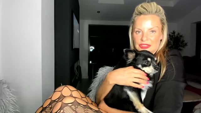 Gallery image thumbnail from Klo35's myfreecams stream on, 08/25/2023, 02:55 image 12 of 20