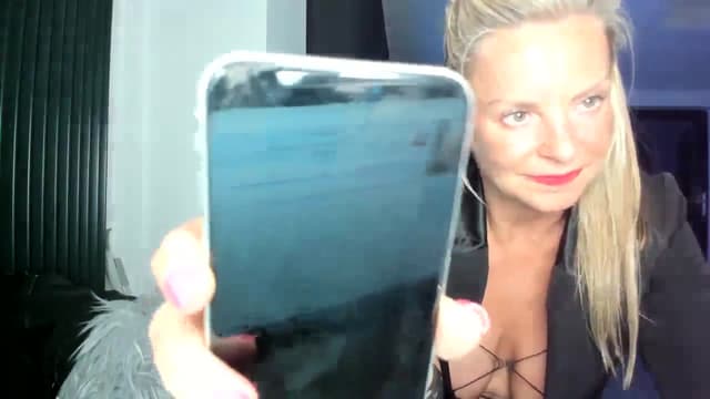 Gallery image thumbnail from Klo35's myfreecams stream on, 08/25/2023, 04:04 image 6 of 20
