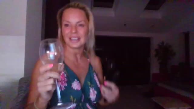Gallery image thumbnail from Klo35's myfreecams stream on, 08/27/2023, 24:01 image 7 of 20