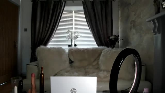 Gallery image thumbnail from Klo35's myfreecams stream on, 08/30/2023, 15:42 image 19 of 20