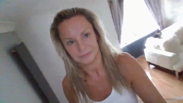 Gallery image thumbnail from Klo35's myfreecams stream on, 09/08/2023, 09:22 image 16 of 20