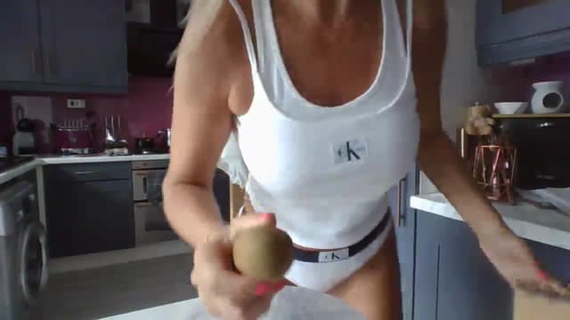 Gallery image thumbnail from Klo35's myfreecams stream on, 09/08/2023, 09:22 image 12 of 20