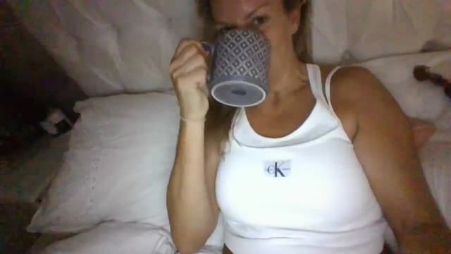 Gallery image thumbnail from Klo35's myfreecams stream on, 09/08/2023, 09:22 image 5 of 20