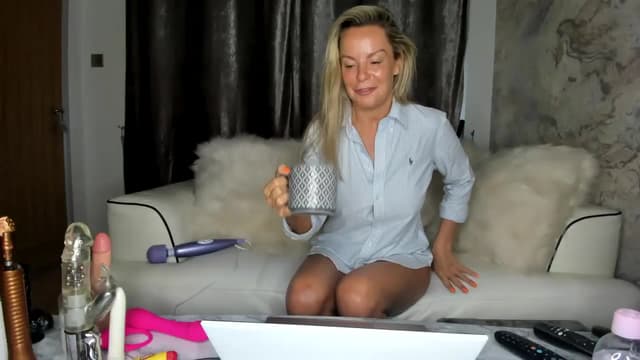 Gallery image thumbnail from Klo35's myfreecams stream on, 09/12/2023, 08:19 image 1 of 20