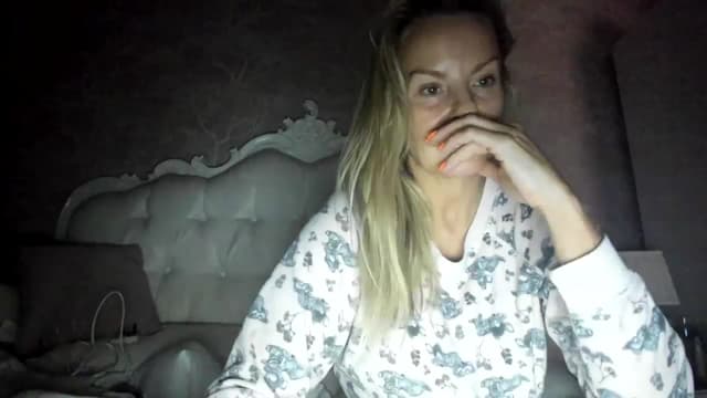 Gallery image thumbnail from Klo35's myfreecams stream on, 09/14/2023, 07:00 image 2 of 20
