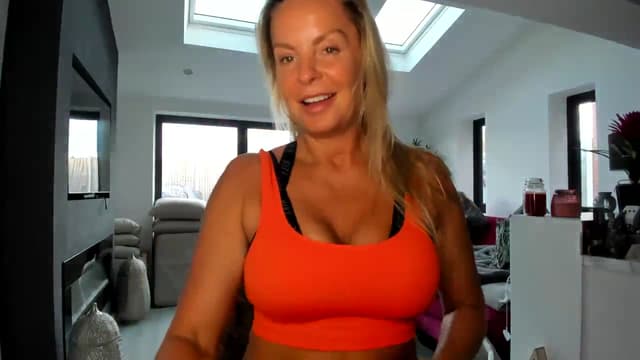 Gallery image thumbnail from Klo35's myfreecams stream on, 10/03/2023, 17:19 image 12 of 20