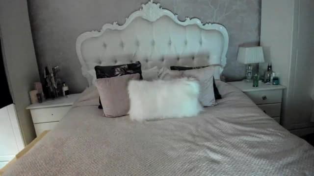 Gallery image thumbnail from Klo35's myfreecams stream on, 10/11/2023, 12:34 image 9 of 20
