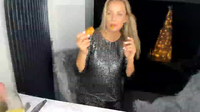 Gallery image thumbnail from Klo35's myfreecams stream on, 01/01/2024, 24:01 image 7 of 20