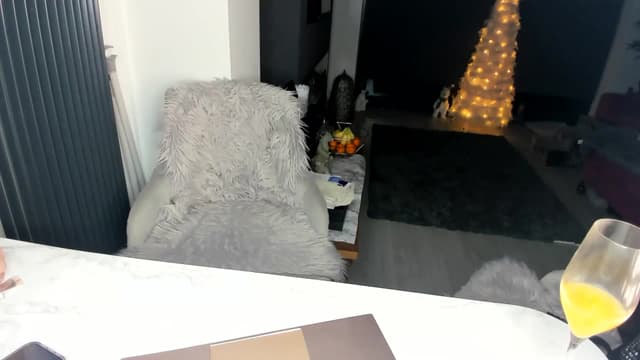 Gallery image thumbnail from Klo35's myfreecams stream on, 01/01/2024, 01:22 image 20 of 20