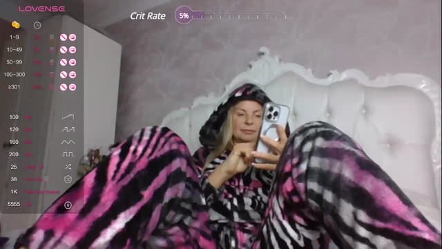 Gallery image thumbnail from Klo35's myfreecams stream on, 01/18/2024, 19:39 image 15 of 20
