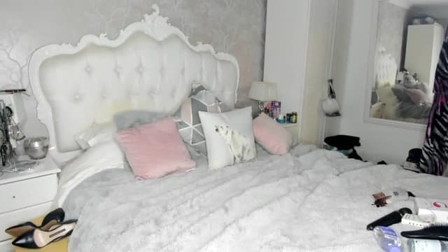 Gallery image thumbnail from Klo35's myfreecams stream on, 01/22/2024, 19:39 image 19 of 20
