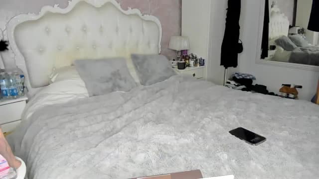 Gallery image thumbnail from Klo35's myfreecams stream on, 02/26/2024, 10:21 image 6 of 20