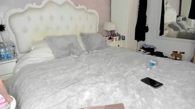 Gallery image thumbnail from Klo35's myfreecams stream on, 02/26/2024, 10:21 image 4 of 20