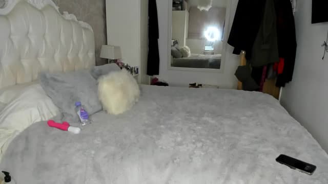 Gallery image thumbnail from Klo35's myfreecams stream on, 02/27/2024, 18:51 image 8 of 20