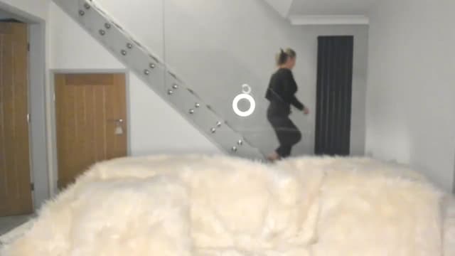 Gallery image thumbnail from Klo35's myfreecams stream on, 02/19/2025, 20:51 image 19 of 20