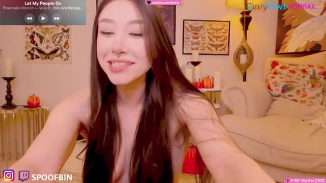 Gallery image thumbnail from Korra's myfreecams stream on, 11/16/2023, 12:08 image 8 of 20