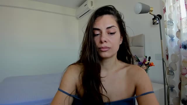 Gallery image thumbnail from Krys_'s myfreecams stream on, 04/16/2026, 08:33 image 10 of 20