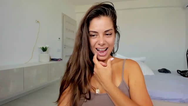 Gallery image thumbnail from Krys_'s myfreecams stream on, 07/07/2026, 07:14 image 8 of 20