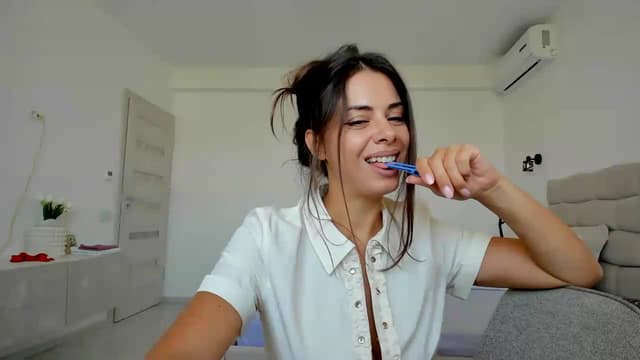 Gallery image thumbnail from Krys_'s myfreecams stream on, 07/24/2026, 08:32 image 12 of 20