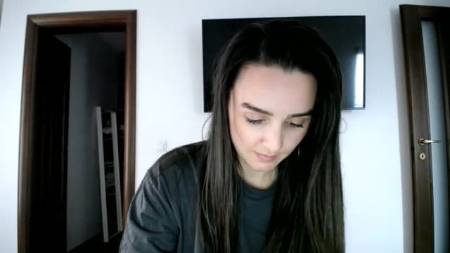 Gallery image thumbnail from L_A_U's myfreecams stream on, 11/21/2022, 10:52 image 13 of 20
