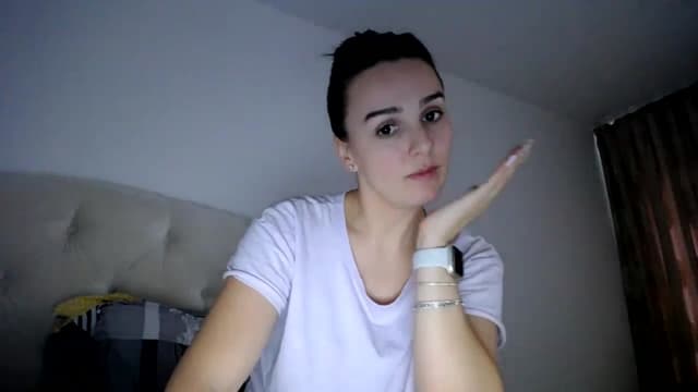 Gallery image thumbnail from L_A_U's myfreecams stream on, 12/01/2022, 13:12 image 7 of 20