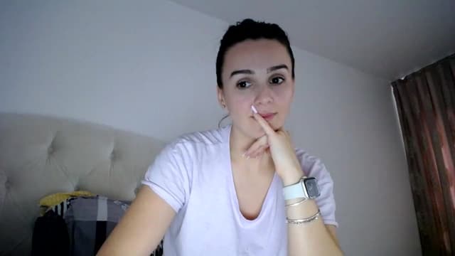 Gallery image thumbnail from L_A_U's myfreecams stream on, 12/01/2022, 13:12 image 12 of 20