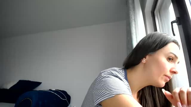 Gallery image thumbnail from L_A_U's myfreecams stream on, 12/06/2022, 08:16 image 3 of 20