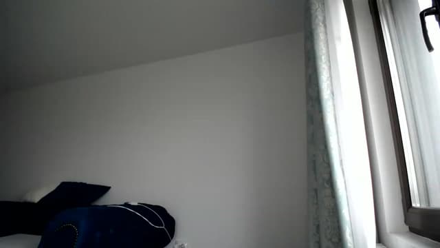 Gallery image thumbnail from L_A_U's myfreecams stream on, 12/06/2022, 10:10 image 1 of 20