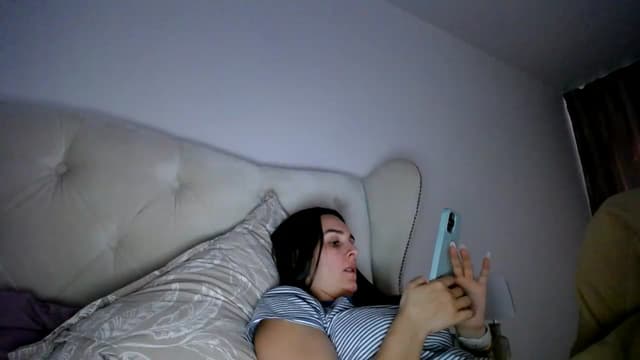 Gallery image thumbnail from L_A_U's myfreecams stream on, 12/06/2022, 13:02 image 20 of 20