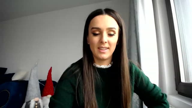 Gallery image thumbnail from L_A_U's myfreecams stream on, 12/12/2022, 08:29 image 3 of 20