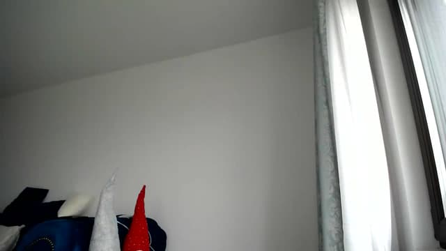 Gallery image thumbnail from L_A_U's myfreecams stream on, 12/12/2022, 08:44 image 13 of 20