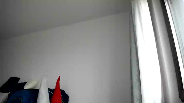 Gallery image thumbnail from L_A_U's myfreecams stream on, 12/12/2022, 08:44 image 11 of 20