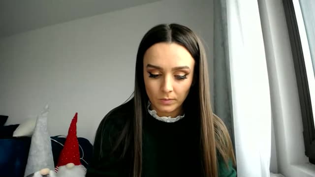 Gallery image thumbnail from L_A_U's myfreecams stream on, 12/12/2022, 09:16 image 8 of 20
